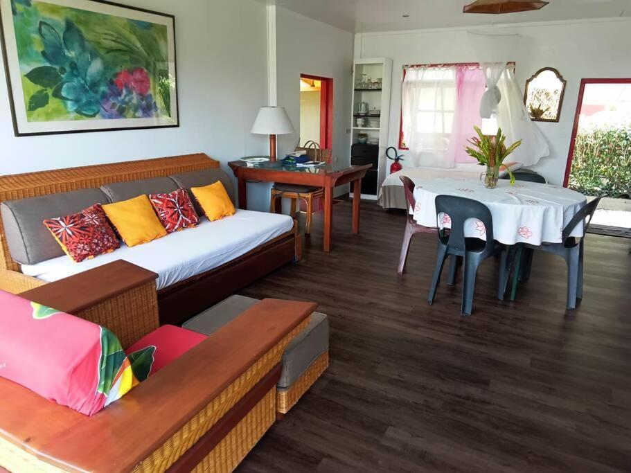 "Terevaa" 4 Villa Fare ภายนอก รูปภาพ