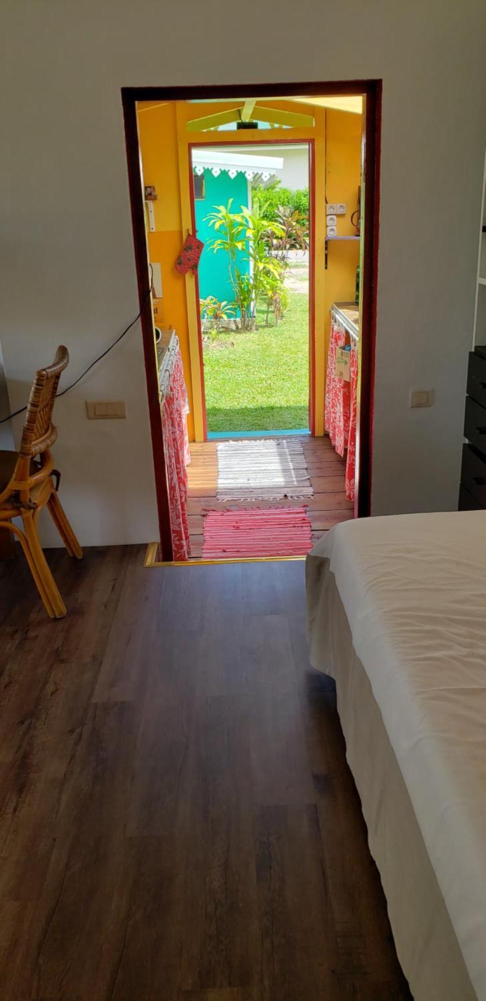 "Terevaa" 4 Villa Fare ภายนอก รูปภาพ